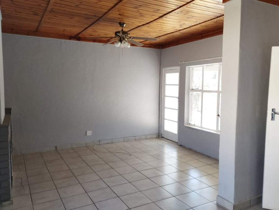 To Let 3 Bedroom Property for Rent in Noordhoek Free State